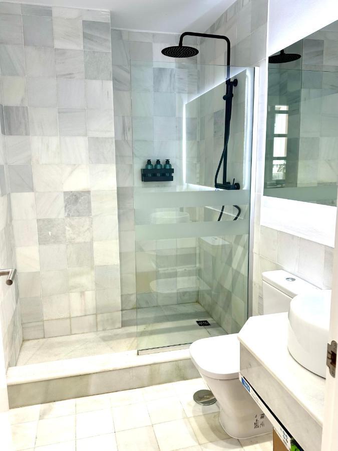 Bakari Centro Apartment Malaga Bagian luar foto